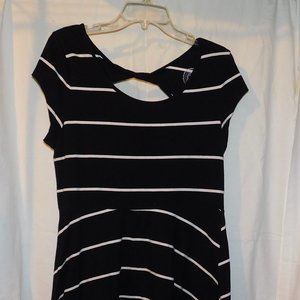 Black/white striped casual dress